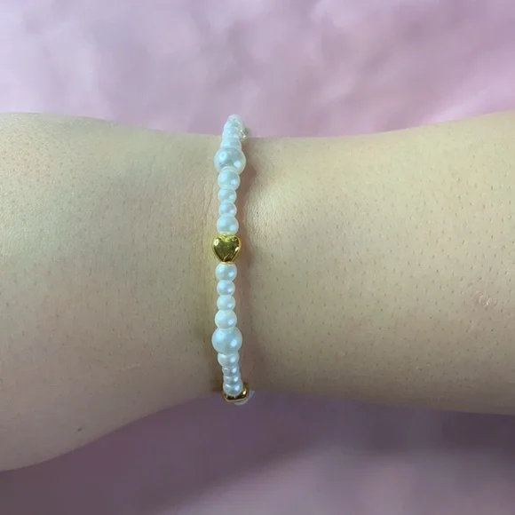 5/$20 ENTIRE SHOP CLEARANCE Valentines “lovely” bracelet 💛 - Picture 6 of 6